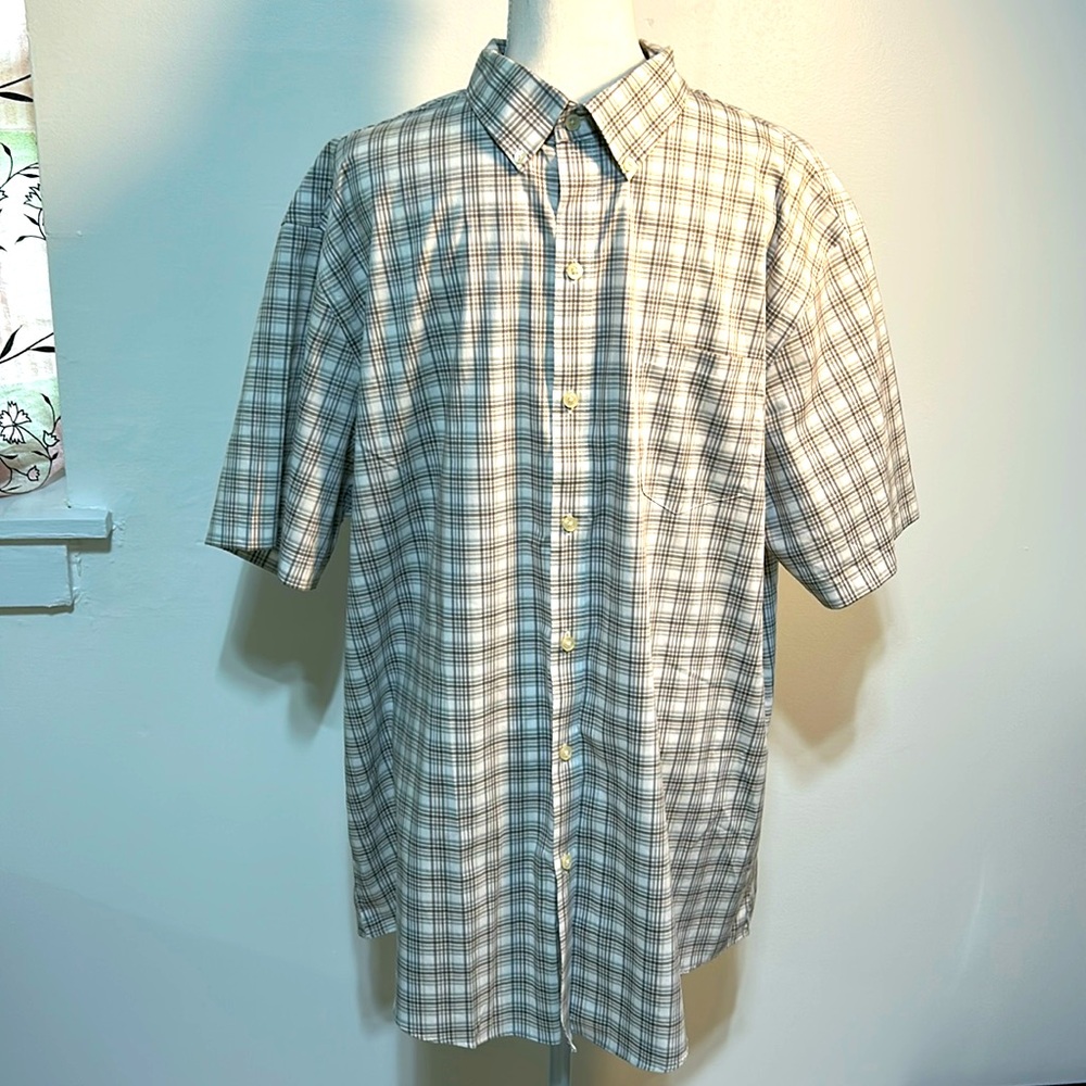 VANHEUSEN (Flex) XL 17-171/2 Mens Grey/Tan Plaid Button Up Short Sleeve Shirt.